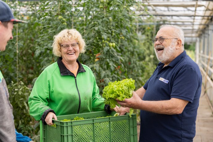 Lebensmittelspende wird abgeholt für die Tettnanger Tafel