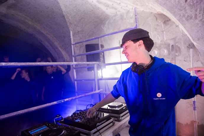 DJ Bild DJ Paul Almschlinger legt auf.