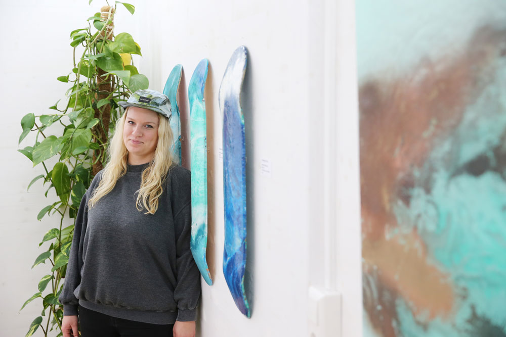 Ausstellung der Künstlerin Jasmin Roggenkamp Alpenblickdrei Werbeagentur